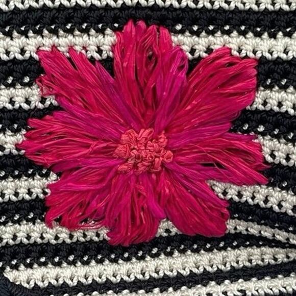 The Sak Crochet Crossbody Bag Ivory Black Striped Pink Floral Embroidered Boho - Picture 4 of 8